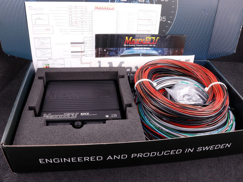 MaxxECU RACE PREMIUM ECU kit with harnesses, accessories and LSU 4.2 sensor
