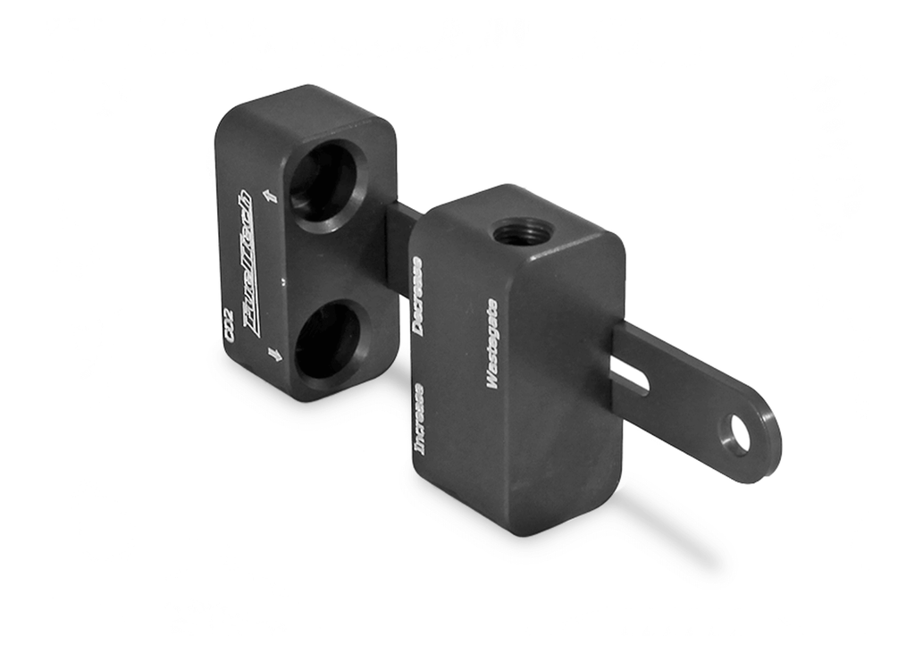 FuelTech dual injector boost block ports